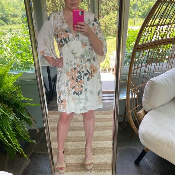 Cream and floral VICI dress - Picture 4 of 6